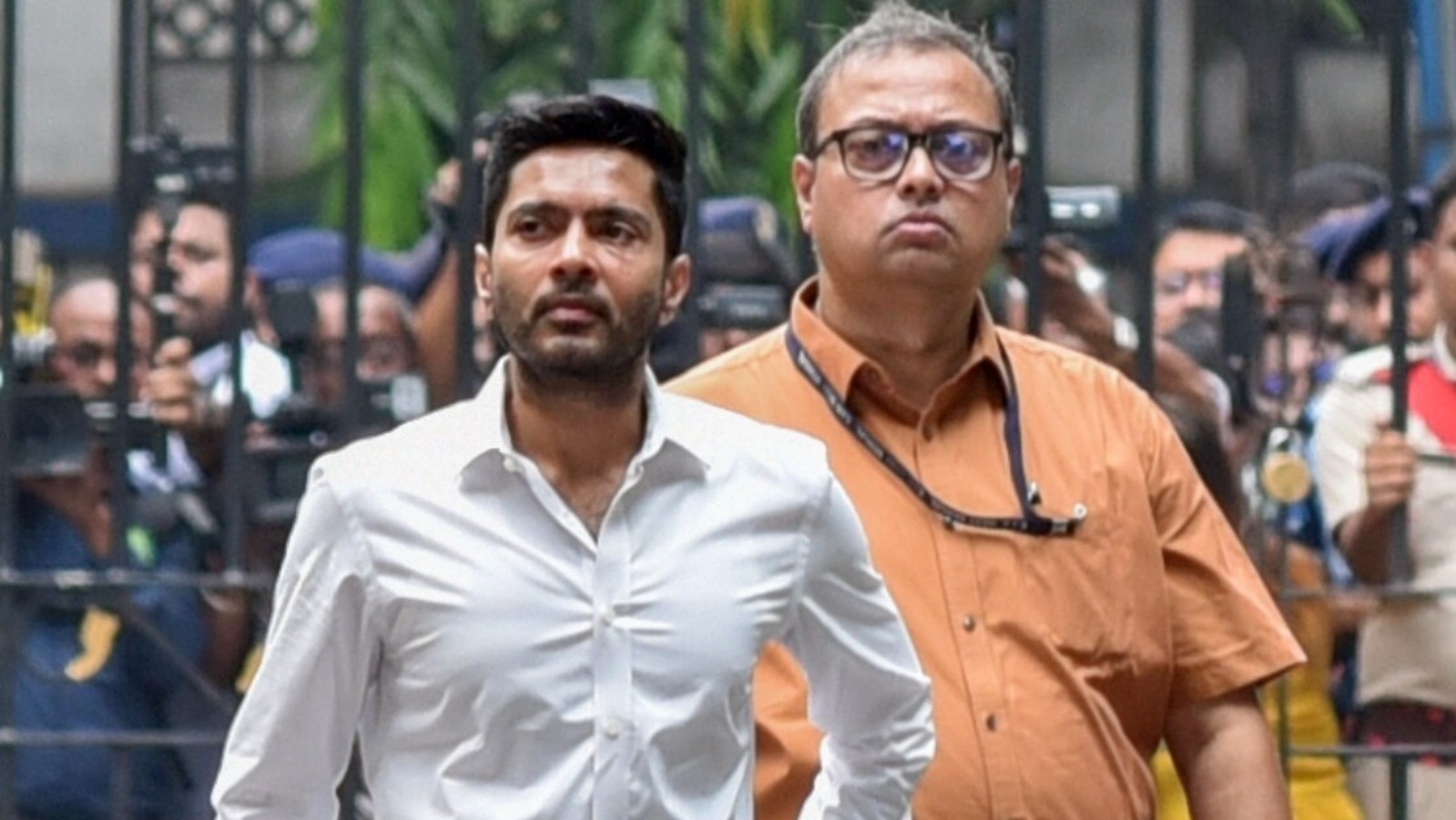 আদালতের নির্দেশে কণ্ঠস্বরের নমুনা দিলেন অভিষেক বন্দ্যোপাধ্যায়