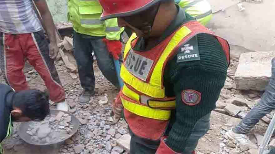 ফয়সালাবাদে বসতবাড়ির ছাদ ধসে দুই সহোদর নিহত আহত দুই