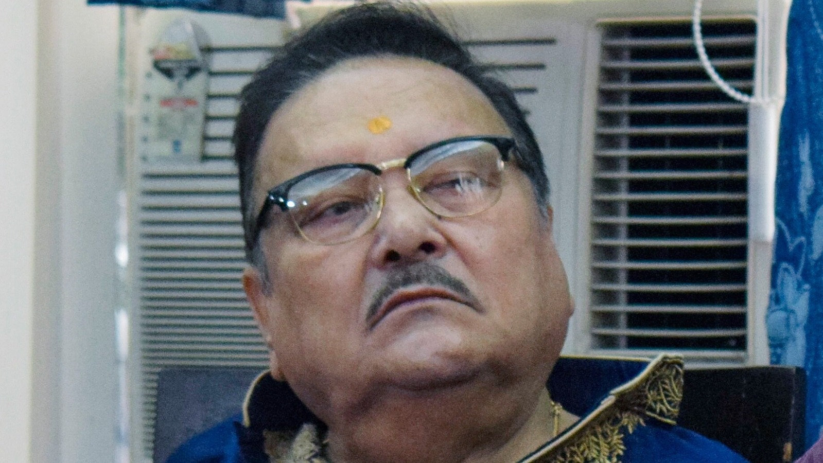 পুর নিয়োগ দুর্নীতি ও রাজনৈতিক ডামাডোলের মাঝে স্বর্ণকমল সাহার বাড়িতে মদন মিত্রের গোপন বৈঠক ঘিরে জল্পনা