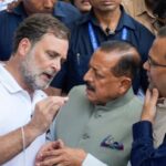 প্রশ্নপত্র ফাঁস ইস্যুতে প্রধানমন্ত্রীর বাসভবনের সামনে উত্তপ্ত বিক্ষোভ, রাহুল ও প্রিয়াঙ্কাসহ আটক বিরোধী নেতারা