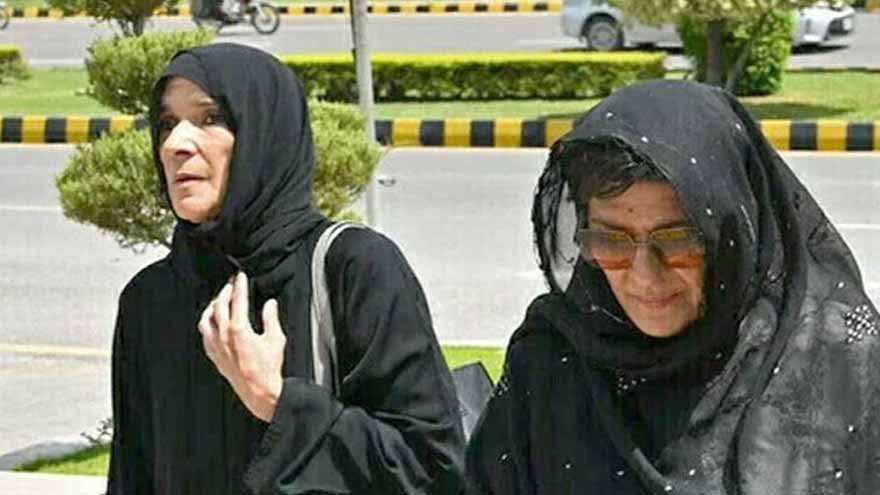 ইমরান খানের দুই বোনের বিরুদ্ধে স্থায়ী গ্রেপ্তারি পরোয়ানা জারি করল আদালত