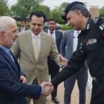 ইসলামাবাদে পাকিস্তান স্মৃতিসৌধে ইরানের স্বরাষ্ট্রমন্ত্রীর শ্রদ্ধা নিবেদন