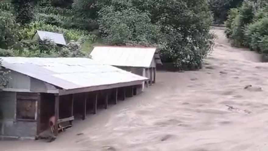 পাকিস্তানে ভারী বর্ষণ ও আকস্মিক বন্যায় নিহত ৪, নিখোঁজ ৩