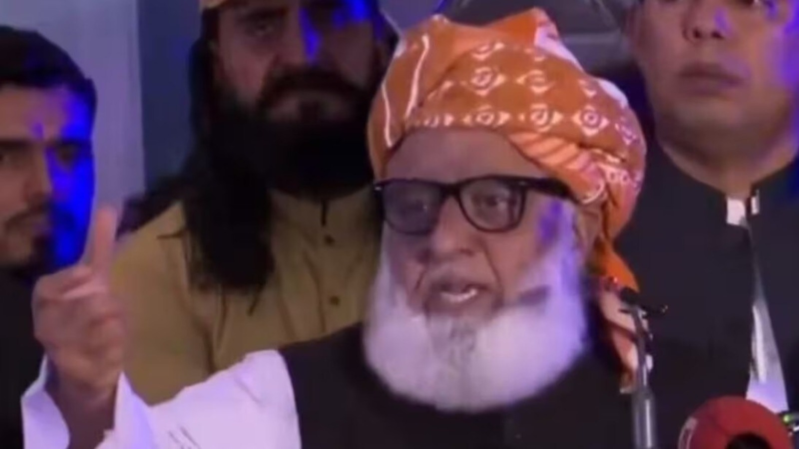 কার্গিল যুদ্ধে নিহত সেনাদের মরদেহ গ্রহণের দাবি ফজলুর রহমানের পাকিস্তানের সামরিক নেতৃত্বের ভূমিকা নিয়ে বিতর্ক
