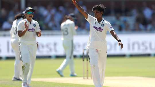 লর্ডসে বিপ্লব ঘটিয়ে জয়ের পথে ভারত ক্রান্তি গৌডের পাঁচ উইকেটে দিশেহারা ইংল্যান্ড