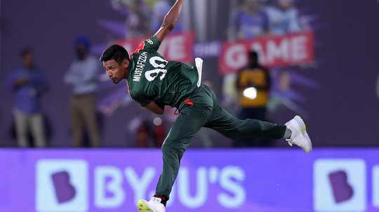 চোটের শঙ্কা নিয়েও বার্মিংহাম ফিনিক্সে যোগ দিচ্ছেন মোস্তাফিজুর রহমান