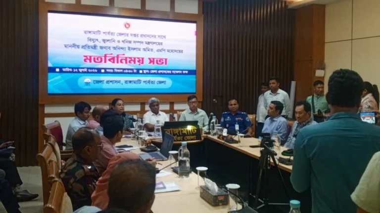 বন্যাদুর্গতদের সহায়তায় সর্বোচ্চ গুরুত্ব দিচ্ছে সরকার, কেউ বঞ্চিত হবেন না: প্রতিমন্ত্রী অনিন্দ্য ইসলাম