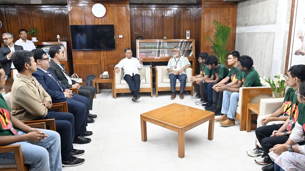 আন্তর্জাতিক অলিম্পিয়াড জয়ী শিক্ষার্থীদের প্রধানমন্ত্রীর সংবর্ধনা ও গবেষণায় সহায়তার আশ্বাস