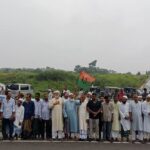 বরিশাল সফরের পথে শিবচরে প্রধানমন্ত্রী তারেক রহমানকে নেতাকর্মীদের উষ্ণ সংবর্ধনা