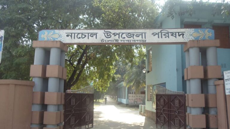 চাঁপাইনবাবগঞ্জে টিসিবি গোডাউনে অগ্নিকাণ্ড, ভ্যানচালকের মৃত্যু