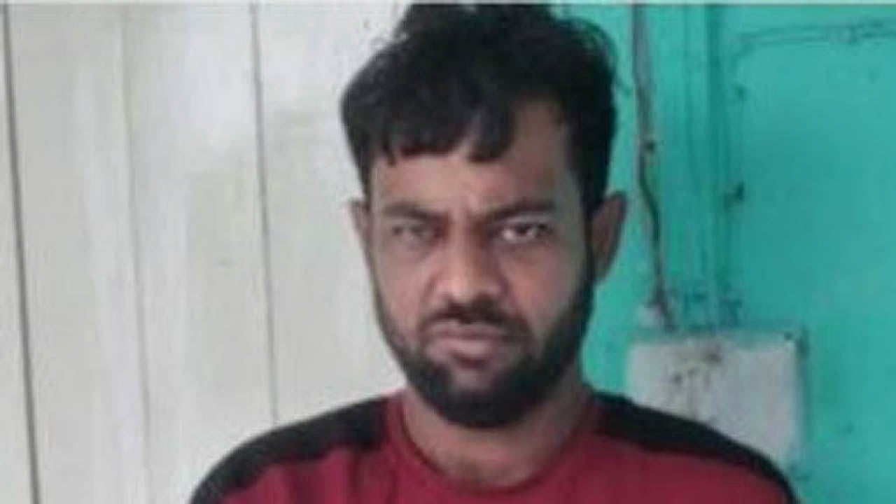 যশোরে গৃহবধূর আত্মরক্ষার দায়ের কোপে সন্ত্রাসী নিহত