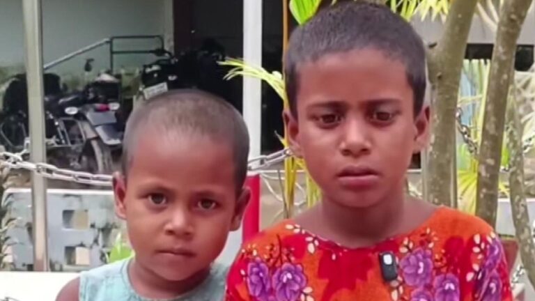 হিলিতে দুই শিশুকে ফেলে রেখে মায়ের প্রস্থান পুলিশের হেফাজতে দুই বোন
