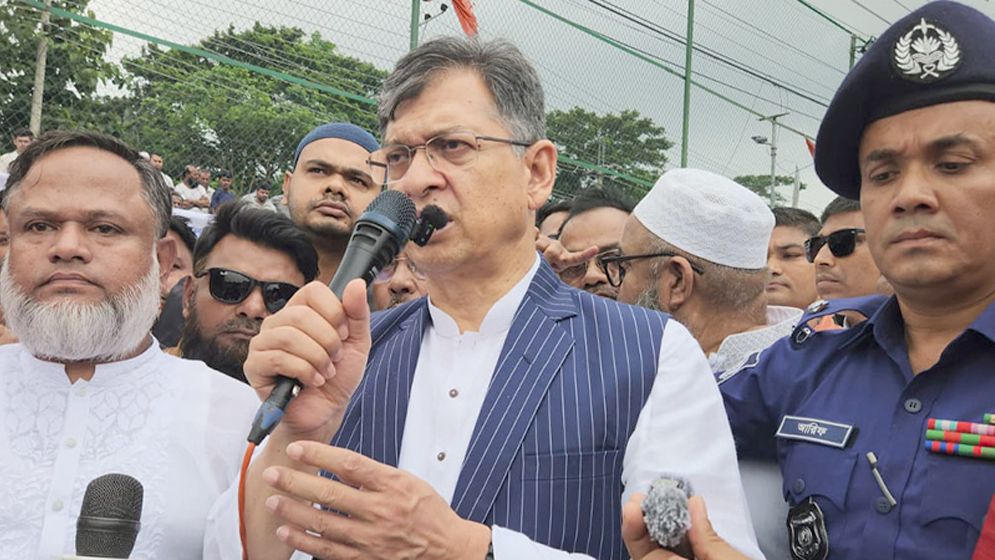 বন্যাদুর্গত এলাকায় দ্রুত পুনর্বাসন ও অবকাঠামো সংস্কারের নির্দেশ স্বরাষ্ট্রমন্ত্রীর