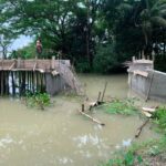 বরিশালের গৌরনদীতে ঢালাইয়ের কয়েক ঘণ্টার মধ্যেই ভেঙে পড়ল অর্ধকোটি টাকার গার্ডার ব্রিজ