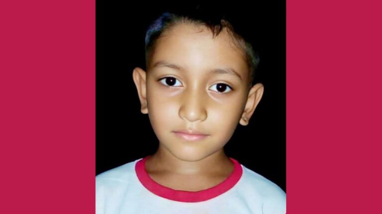 কুমিল্লায় ঝালমুড়ি কিনতে গিয়ে ভ্যানচাপায় প্রথম শ্রেণির ছাত্রের মৃত্যু