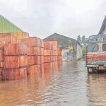 বেনাপোল বন্দরে জলাবদ্ধতায় কোটি টাকার পণ্য নষ্ট স্থায়ী সমাধানের দাবি ব্যবসায়ীদের