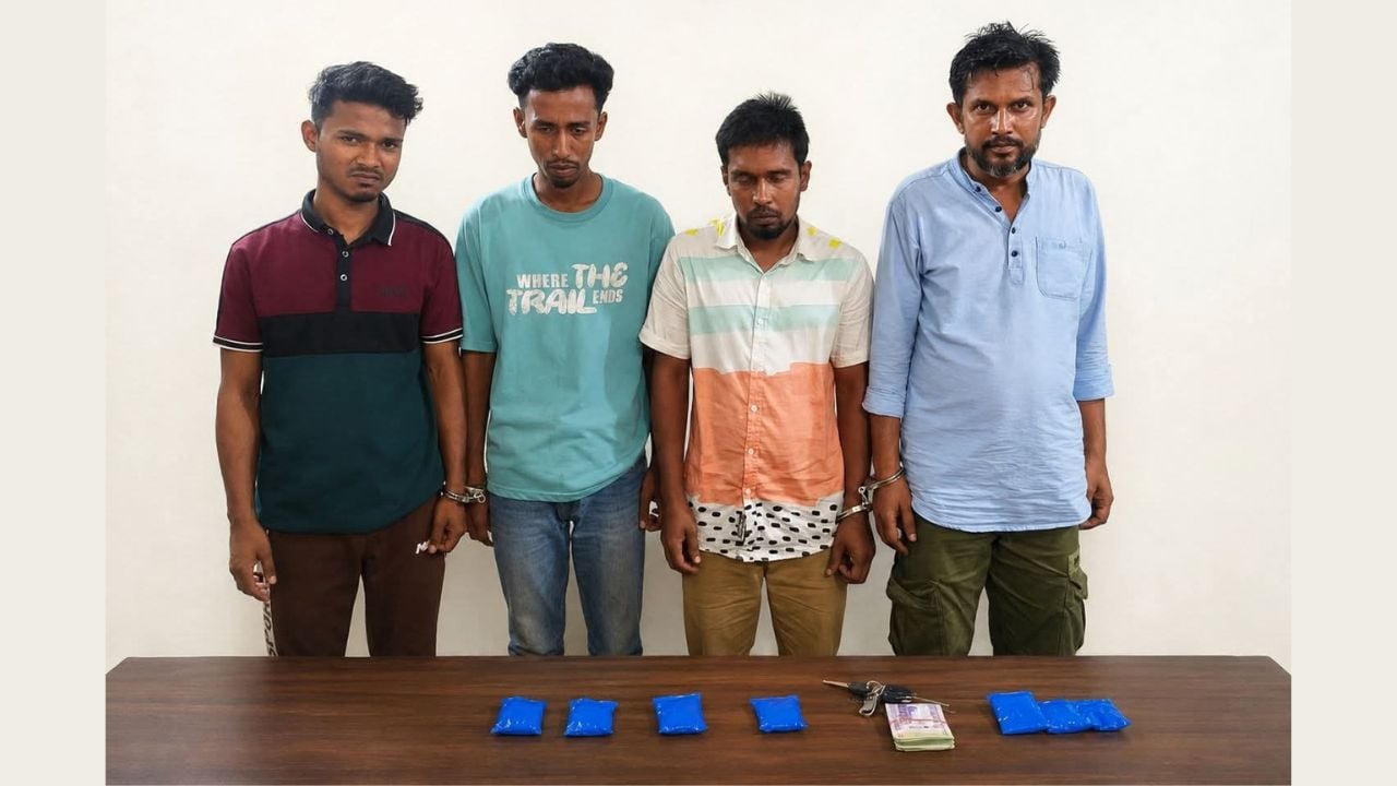 নেত্রকোনায় ইয়াবাসহ চারজন আটক, প্রাইভেটকার জব্দ