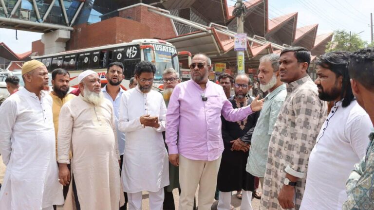 সিলেটের কদমতলী বাস টার্মিনাল এলাকা দ্রুত সংস্কারের আশ্বাস সিসিক প্রশাসকের