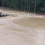 নালিতাবাড়ীতে পাহাড়ি ঢলে স্টিল ব্রিজ ধসে বিচ্ছিন্ন যোগাযোগ ব্যবস্থা