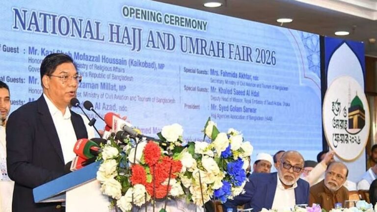 হজের বিমান ভাড়া আরও ২৫ হাজার টাকা কমানোর ঘোষণা প্রতিমন্ত্রীর