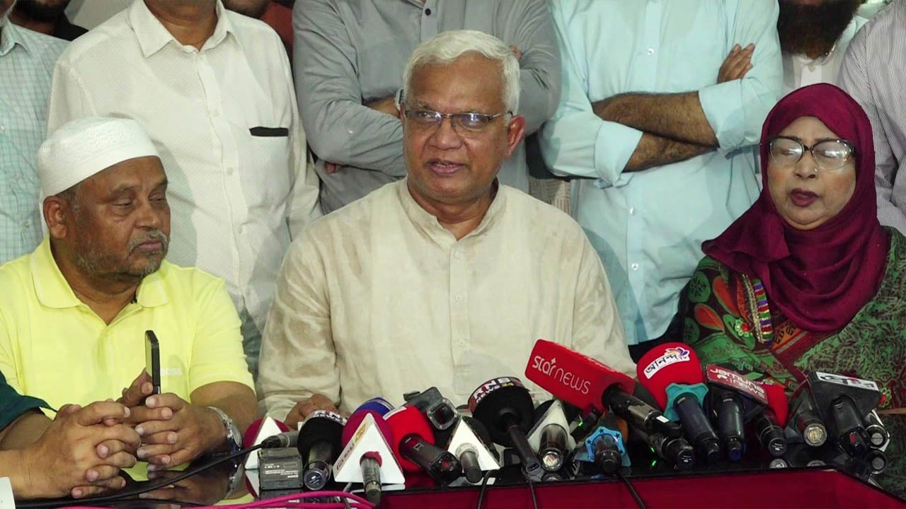 বাড়ি বাড়ি পৌঁছে দেওয়া হবে ফ্যামিলি কার্ড: দুর্নীতিমুক্ত সেবা নিশ্চিতের ঘোষণা সমাজকল্যাণ মন্ত্রীর