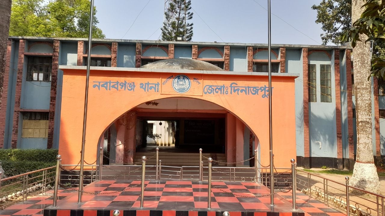 দিনাজপুরের নবাবগঞ্জে ১১০ পিচ ট্যাপেন্টাডলসহ নারী মাদক কারবারি আটক
