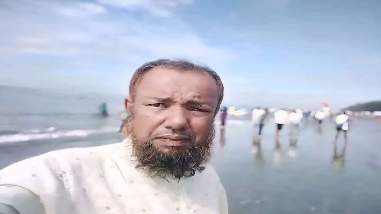 ময়মনসিংহের ফুলবাড়িয়ায় ছাদ থেকে পড়ে প্রধান শিক্ষকের মৃত্যু