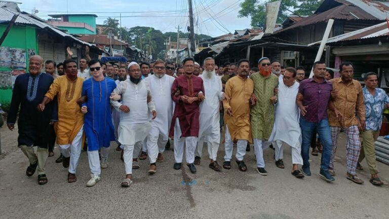 ভারপ্রাপ্ত রাষ্ট্রপতির দায়িত্ব নেওয়ায় হাফিজ উদ্দিনের সমর্থনে তজুমদ্দিনে বিএনপির আনন্দ মিছিল