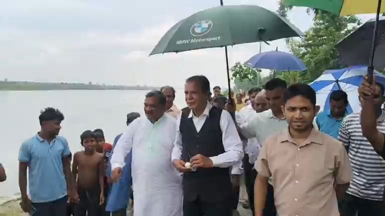 লালমনিরহাটে ধরলার ভাঙনে দিশেহারা তীরবর্তী মানুষ বিলীন হচ্ছে বসতভিটা