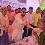 রোয়াংছড়ির বন্যায় ক্ষতিগ্রস্ত হাজার পরিবার পেল সরকারি ও দলীয় ত্রাণ সহায়তা