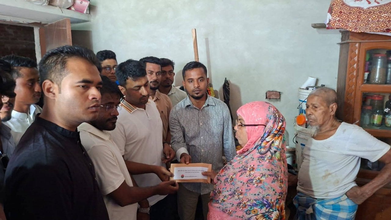 লক্ষ্মীপুরে ছাত্র-জনতার আন্দোলনে শহীদ পরিবারের পাশে ছাত্রদল