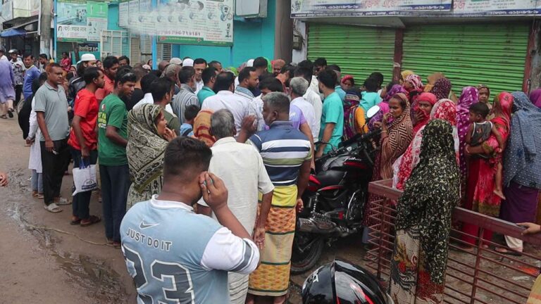 নওগাঁয় বিআরটিসি বাসের চাপায় শিক্ষকের মৃত্যু