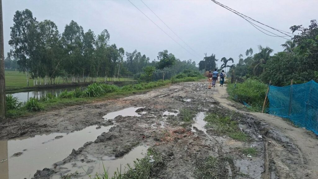 সংস্কারের পরই ফের বেহাল গাইবান্ধার সাঘাটার বন্যা নিয়ন্ত্রণ বাঁধ জনদুর্ভোগ চরমে