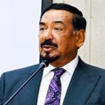 ভারপ্রাপ্ত রাষ্ট্রপতি হিসেবে বঙ্গভবনে হাফিজ উদ্দিন আহমদের দাপ্তরিক কার্যক্রম শুরু