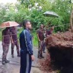 বান্দরবানে পাহাড় ধসে বিচ্ছিন্ন সড়ক যোগাযোগ স্বাভাবিক করতে বিজিবির তৎপরতা