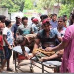 মেহেরপুরের গাংনীতে গরুবোঝাই গাড়ি উল্টে ব্যবসায়ী নিহত, আহত ১০