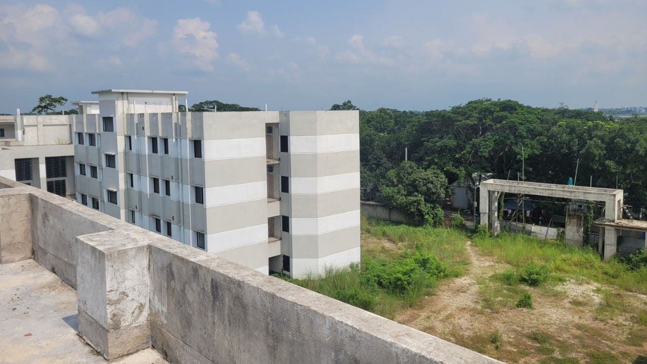 শিবচরে ৩২ কোটি টাকার নার্সিং কলেজ প্রকল্প এখন মাদকসেবীদের আখড়া ও লুটপাটের শিকার