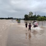 টানা ভারী বর্ষণ ও পাহাড়ি ঢলে বিপর্যস্ত জনজীবন প্লাবিত বিস্তীর্ণ জনপদ