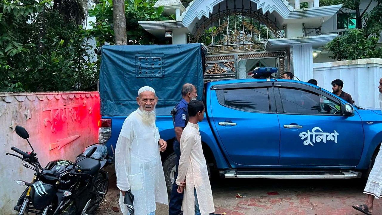 ঈদগাঁওয়ে একই রাতে দুই বাড়িতে দুর্ধর্ষ ডাকাতি লুট দেড় কোটি টাকার মালামাল