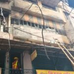 চকবাজারের আশিক টাওয়ারের আগুন নিয়ন্ত্রণে ফায়ার সার্ভিসের ছয় ইউনিট