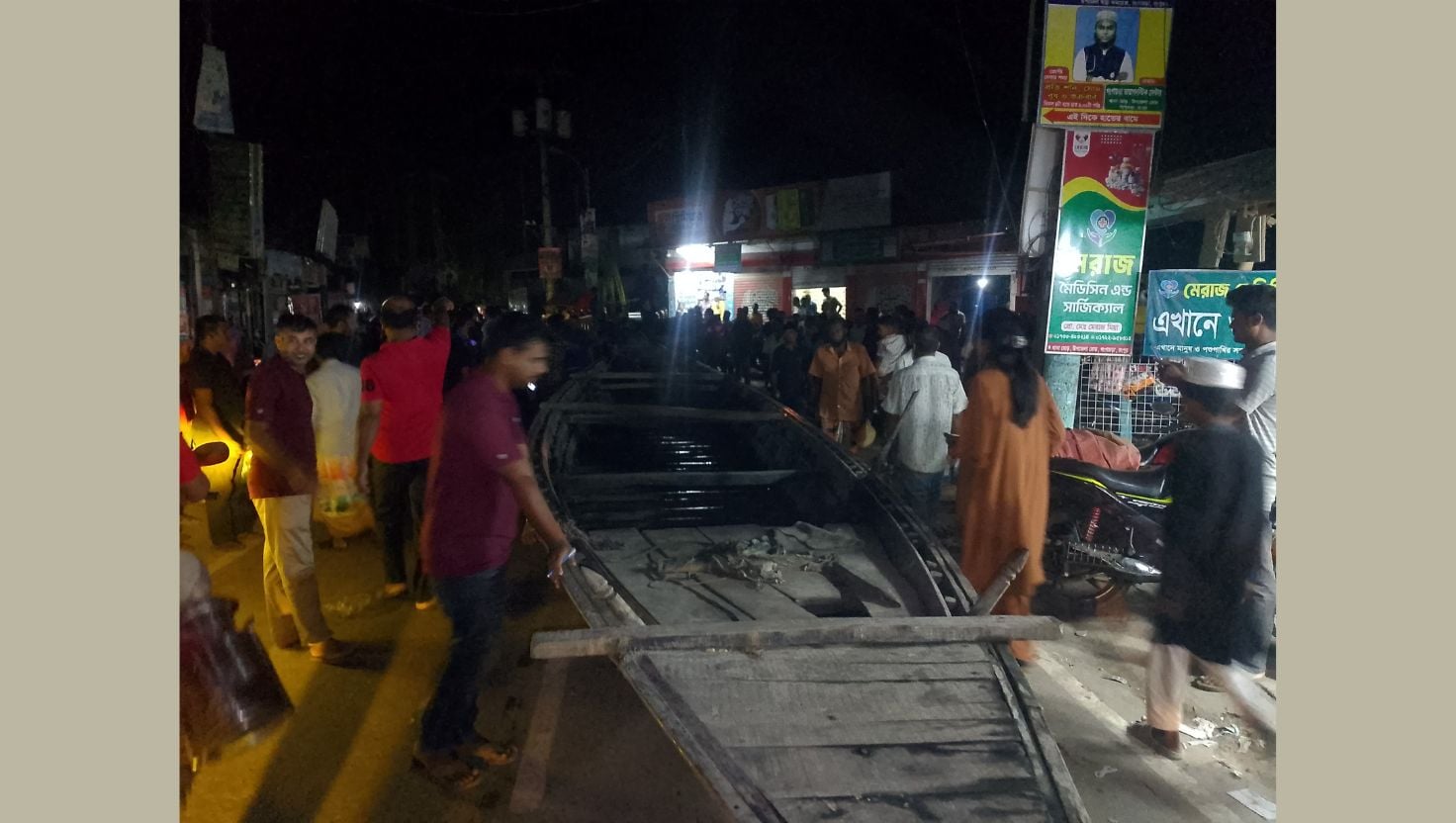 তিস্তায় মাদক পাচারকালে নৌকা ও ১০০ বোতল এসকাফ জব্দ