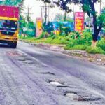 মহাসড়কের খানাখন্দে বিপর্যস্ত ঢাকা-চট্টগ্রাম পথ মরণফাঁদে রূপ নিয়েছে ভোগান্তি ও আতঙ্ক