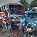 গৌরনদীতে বাস-ট্রাক সংঘর্ষে আহত সাত