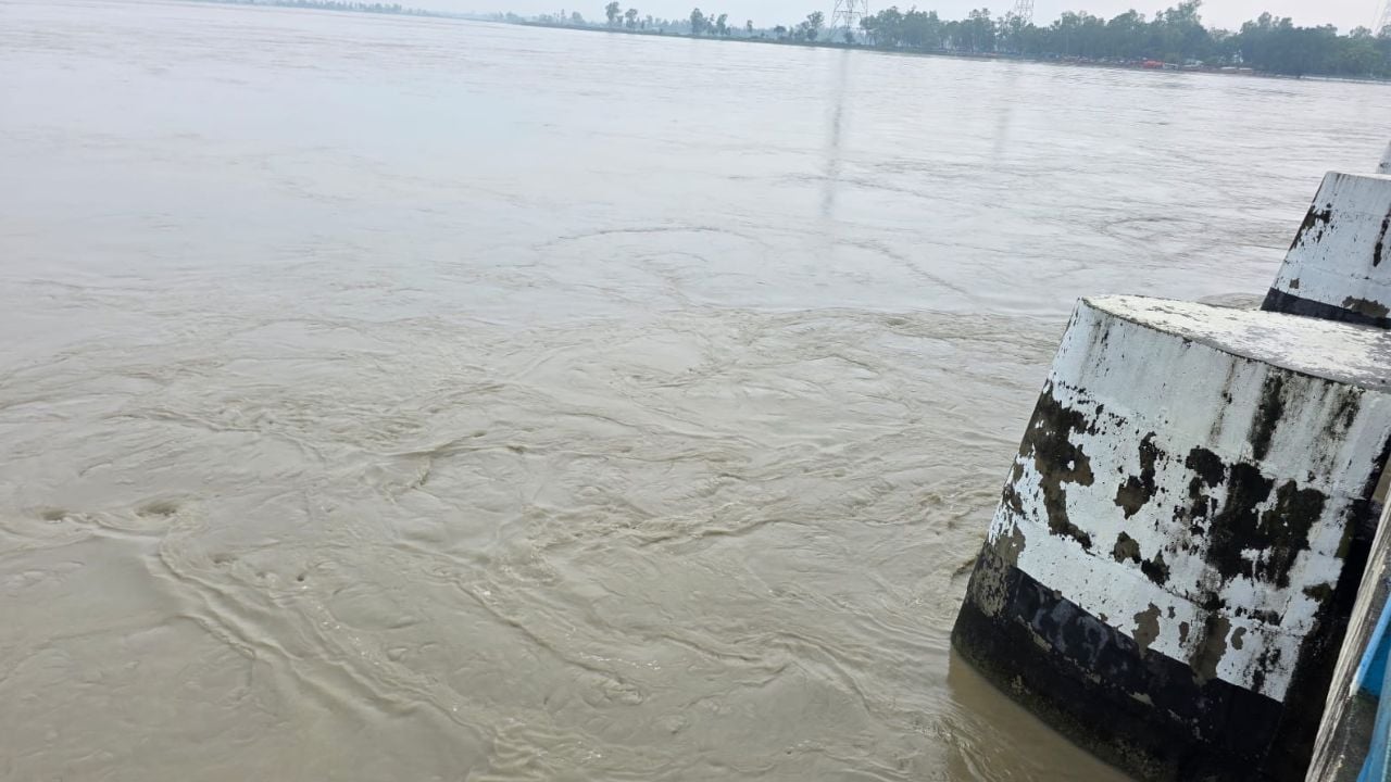 বিপৎসীমার কাছাকাছি তিস্তার পানি, বন্যা আতঙ্কে তীরবর্তী বাসিন্দারা