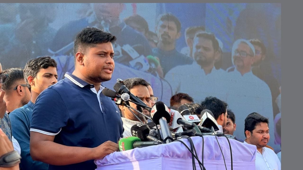 শিক্ষার্থীদের নিয়ে এক্সপেরিমেন্ট বন্ধ করুন, শিক্ষামন্ত্রীকে হাসনাত আবদুল্লাহ
