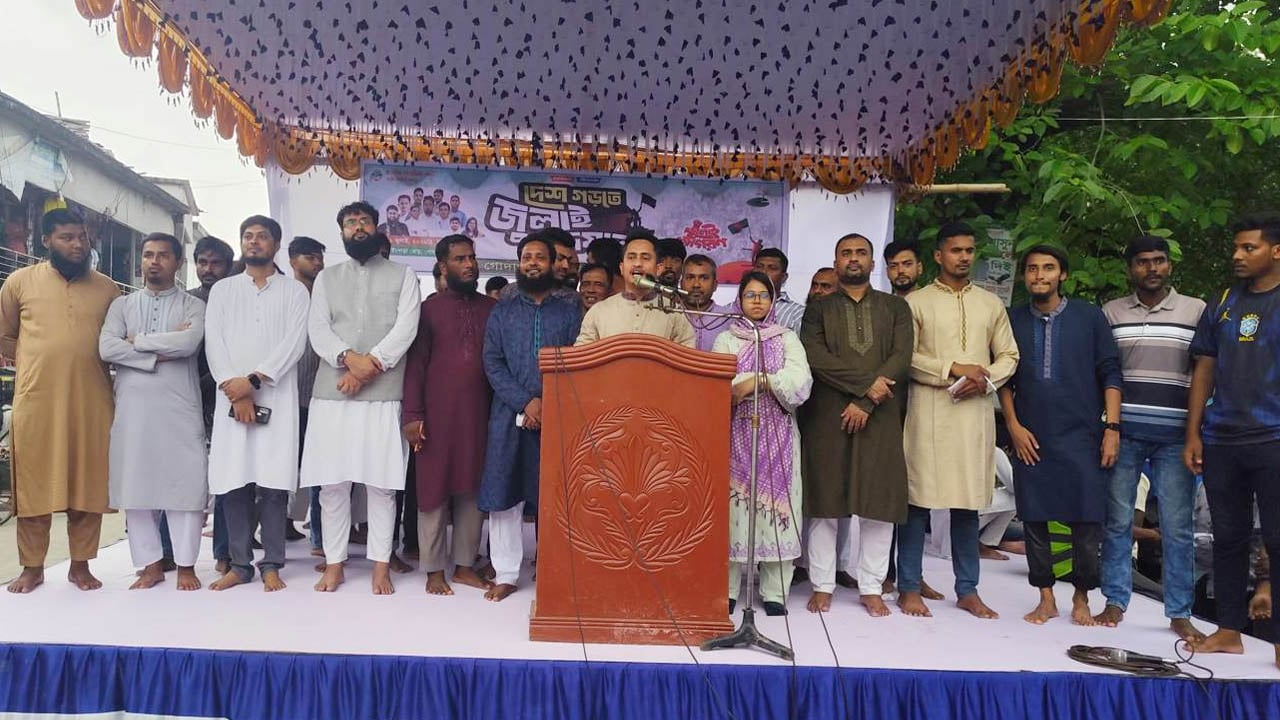 পুরানো ব্যবস্থার পরিবর্তন ও দলীয়করণমুক্ত প্রশাসনের দাবিতে রাজশাহীতে সারজিস আলম