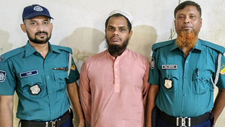 দুই শিক্ষার্থীকে শ্লীলতাহানির অভিযোগে মাদরাসা শিক্ষক জেলহাজতে