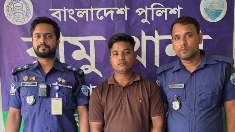 রামুতে বিদেশি পিস্তল ও গুলিসহ পিকআপ চালক গ্রেপ্তার