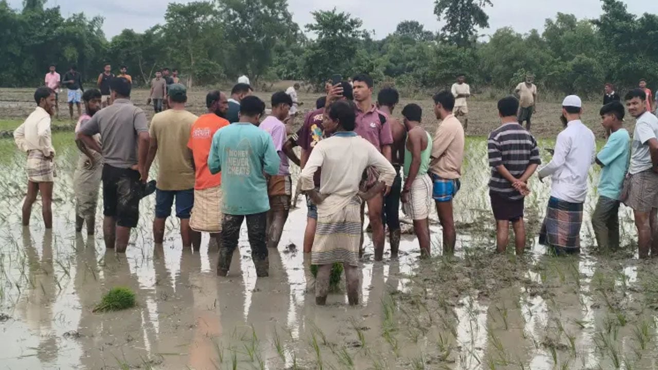 ফটিকছড়িতে ধান রোপণের সময় বিদ্যুৎস্পৃষ্টে দুই কৃষকের মৃত্যু