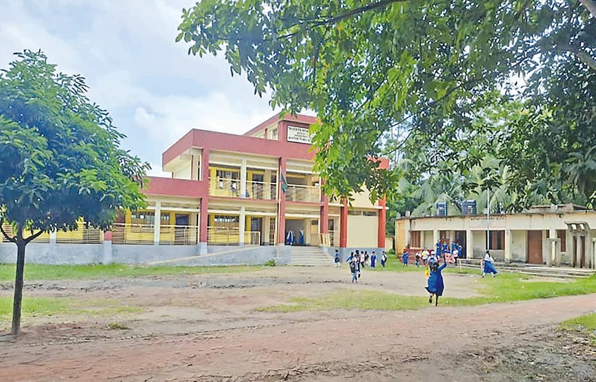 Chronic Teacher Shortages Disrupt Operations at 72 Percent of Primary Schools in Matlab Uttar